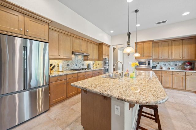 5200 Piazza Pl, El Dorado Hills, CA 95762