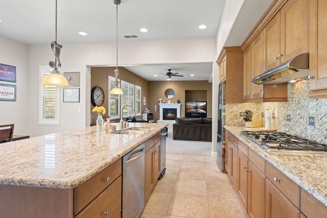 5200 Piazza Pl, El Dorado Hills, CA 95762