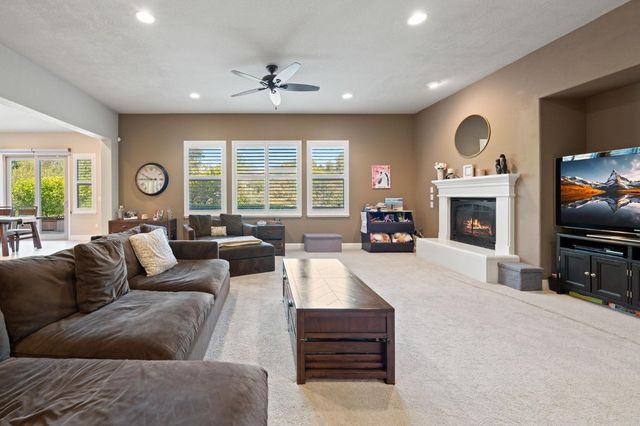 5200 Piazza Pl, El Dorado Hills, CA 95762