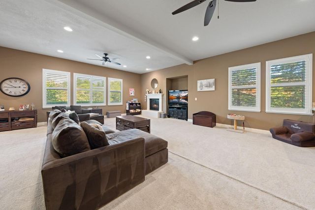 5200 Piazza Pl, El Dorado Hills, CA 95762
