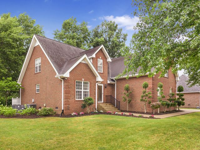306 Chestnut Ln, Lebanon, TN 37087