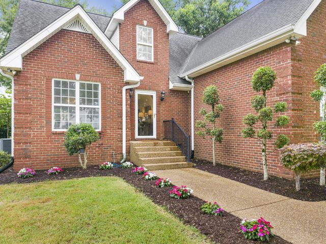 306 Chestnut Ln, Lebanon, TN 37087