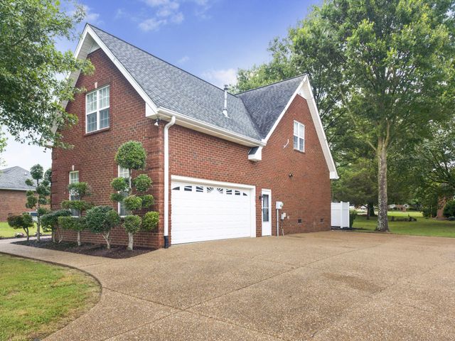 306 Chestnut Ln, Lebanon, TN 37087