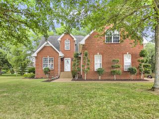 306 Chestnut Ln, Lebanon, TN 37087