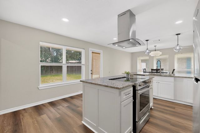 2802 Green Oaks Drive, Garland, TX 75040