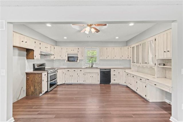 5977 SE 208th Street, Holt, MO 64048