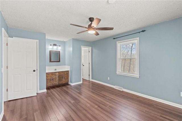 5977 SE 208th Street, Holt, MO 64048