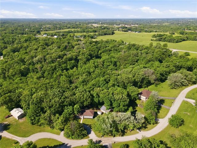 5977 SE 208th Street, Holt, MO 64048