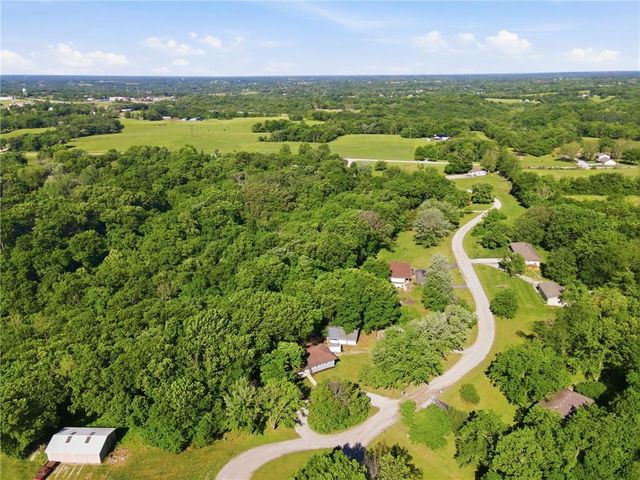 5977 SE 208th Street, Holt, MO 64048