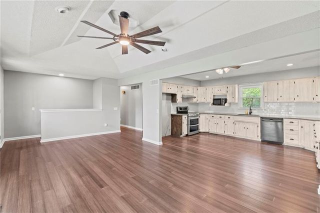 5977 SE 208th Street, Holt, MO 64048