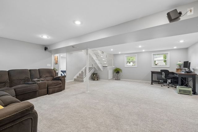 5700 Victoria Drive, Oak Forest, IL 60452