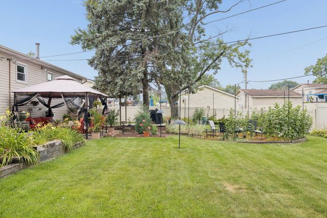 5700 Victoria Drive, Oak Forest, IL 60452