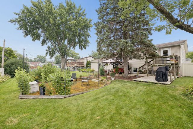 5700 Victoria Drive, Oak Forest, IL 60452