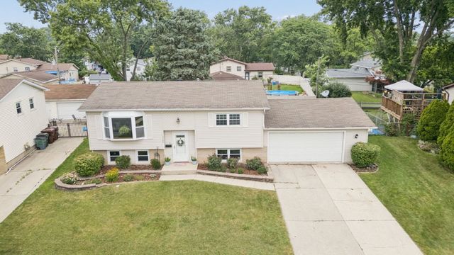 5700 Victoria Drive, Oak Forest, IL 60452