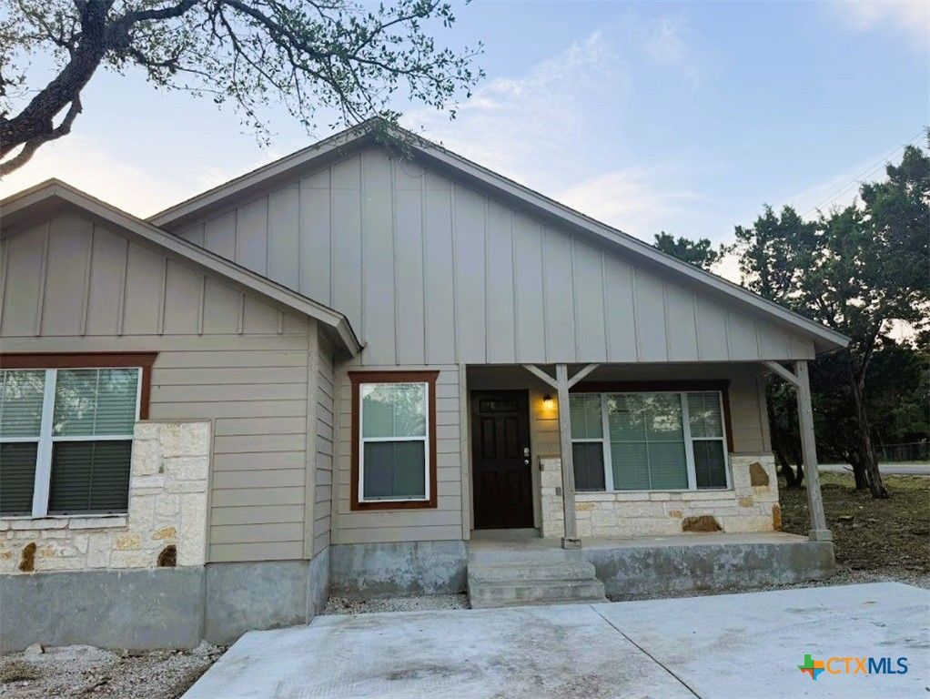 Image 2 of property listing at 2421 Hornsby, Spring Branch, TX 78070