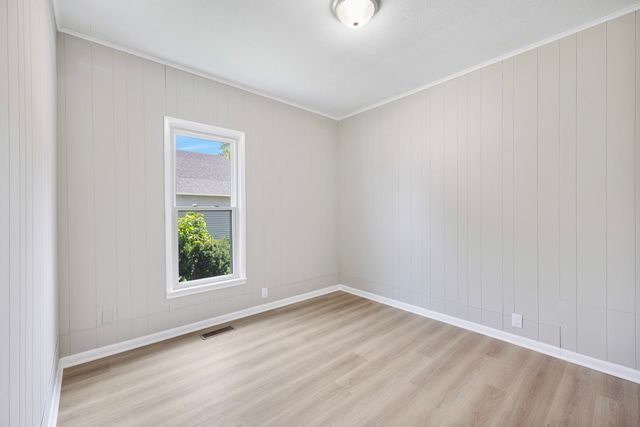 722 E Madison Avenue, Chrisman, IL 61924