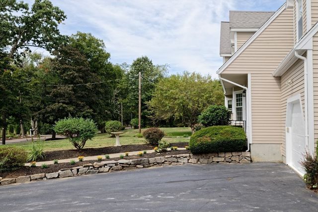 60 Spencer St 60, Millis, MA 02054