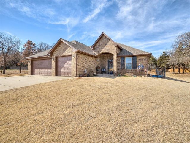 875 Cottonwood Court, Guthrie, OK 73044