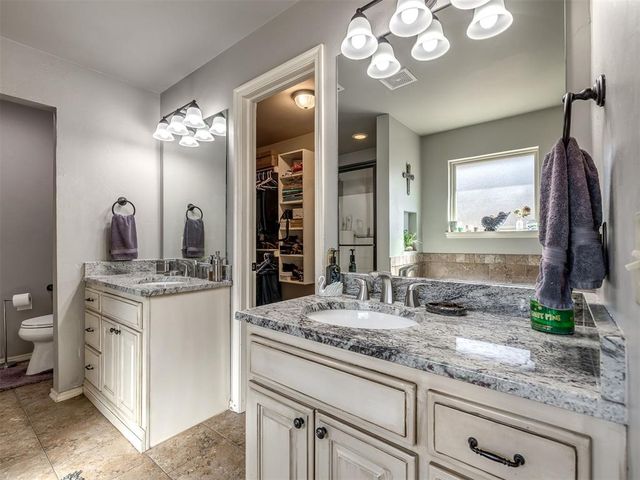 875 Cottonwood Court, Guthrie, OK 73044