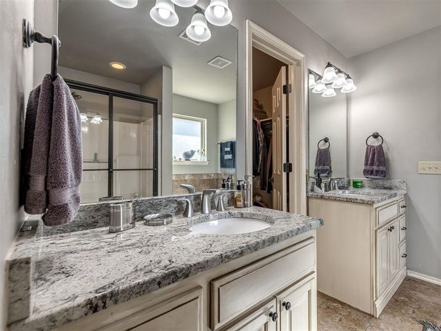 875 Cottonwood Court, Guthrie, OK 73044