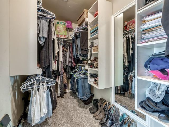 875 Cottonwood Court, Guthrie, OK 73044