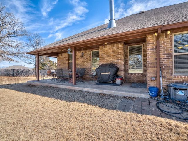 875 Cottonwood Court, Guthrie, OK 73044