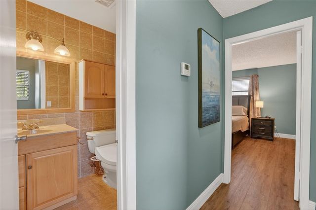 2124 NE 9th Avenue 2124, Wilton Manors, FL 33305