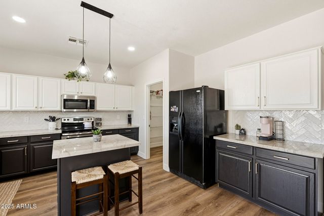 30158 N ROYAL OAK Way, San Tan Valley, AZ 85143