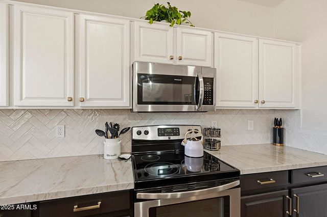 30158 N ROYAL OAK Way, San Tan Valley, AZ 85143