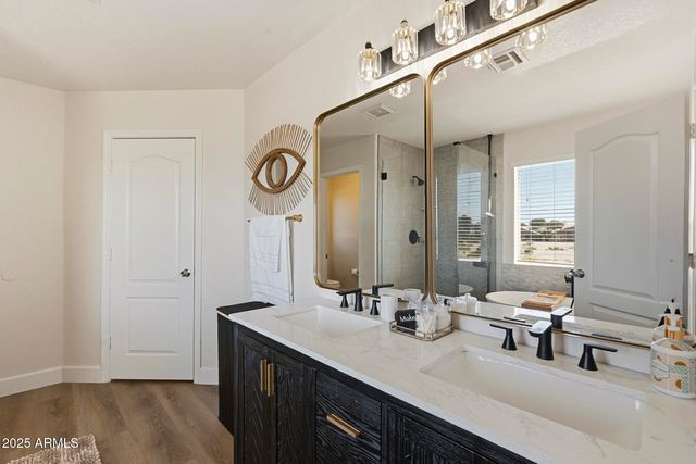 30158 N ROYAL OAK Way, San Tan Valley, AZ 85143