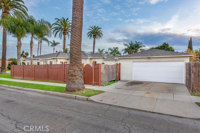 2289 Golden Avenue Avenue, Long Beach, CA 90806