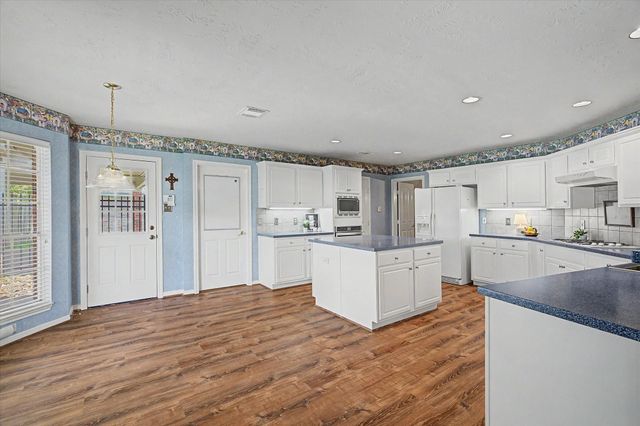 3618 Dry Creek Drive, Pasadena, TX 77505