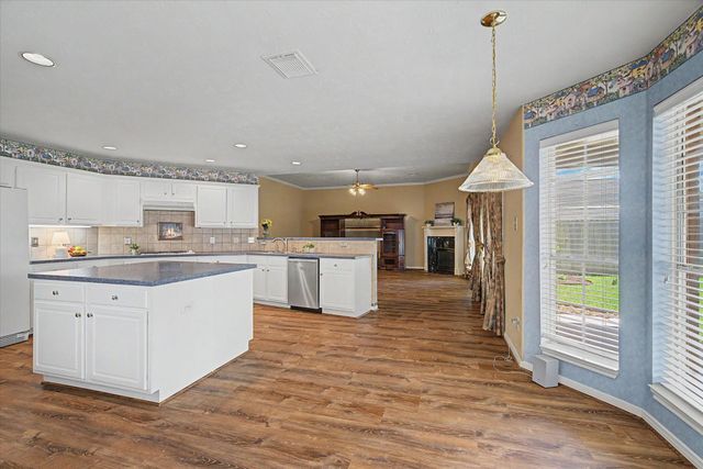 3618 Dry Creek Drive, Pasadena, TX 77505
