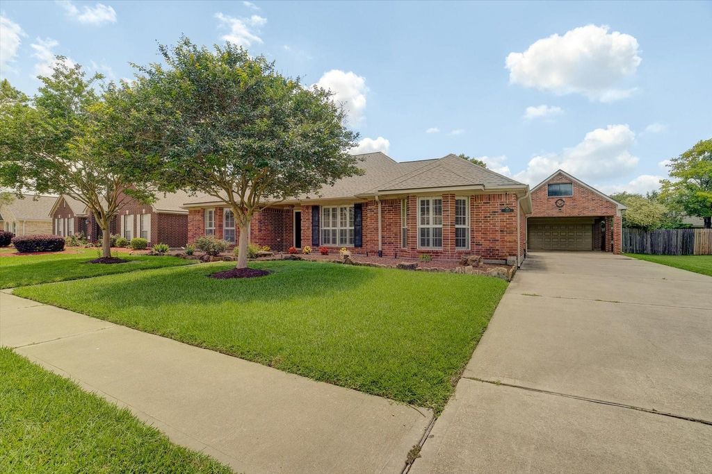 3618 Dry Creek Drive, Pasadena, TX 77505