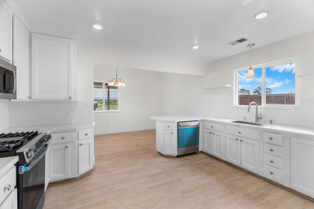 25393 Kennefick Rd, Galt, CA 95632