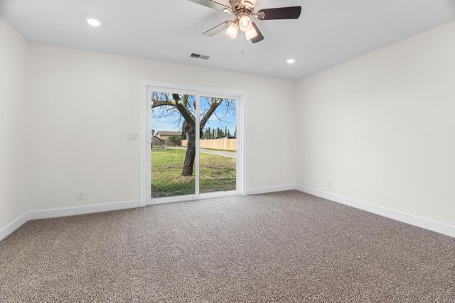 25393 Kennefick Rd, Galt, CA 95632