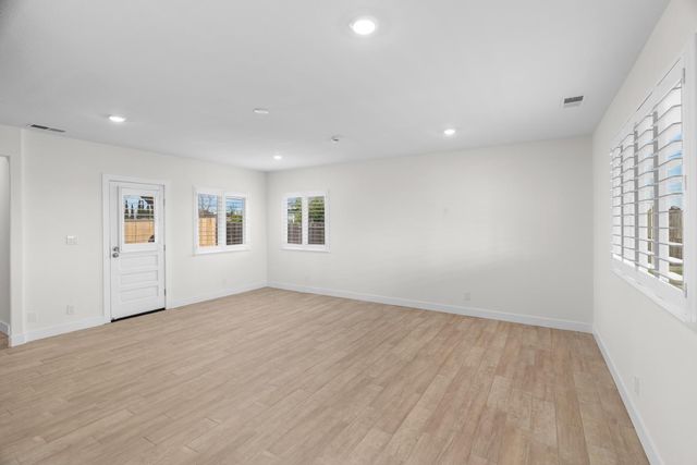 25393 Kennefick Rd, Galt, CA 95632