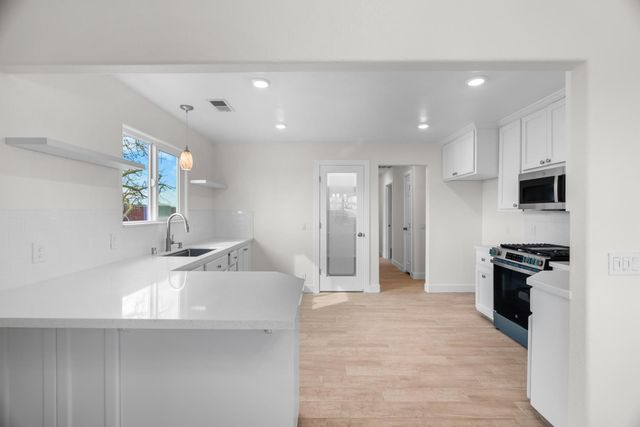 25393 Kennefick Rd, Galt, CA 95632