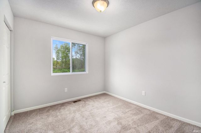 2210 Miami Trail, Huntington, IN 46750