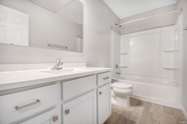 2210 Miami Trail, Huntington, IN 46750