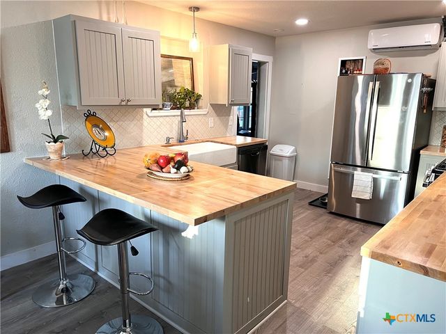3080 S State Highway 123, Seguin, TX 78155