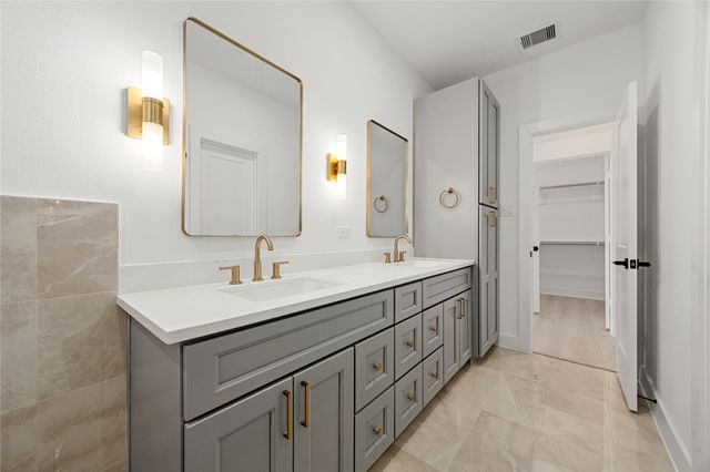 5018 Golden Forest Drive, Houston, TX 77091