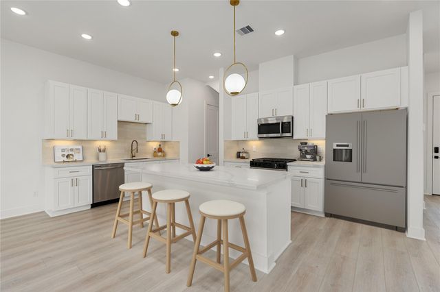 5018 Golden Forest Drive, Houston, TX 77091