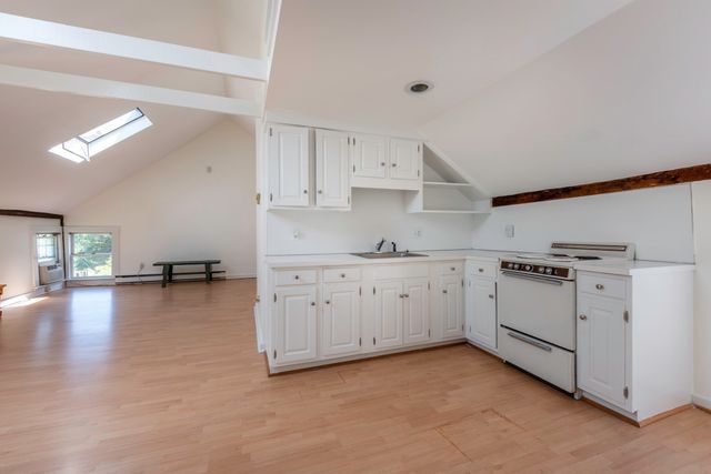 10 Reiling Pond Rd, Lincoln, MA 01773