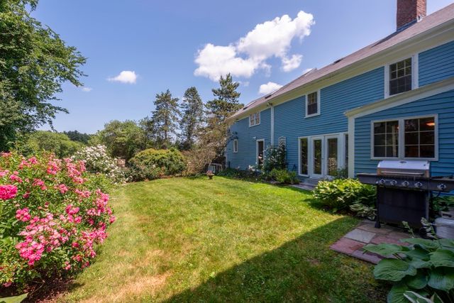 10 Reiling Pond Rd, Lincoln, MA 01773