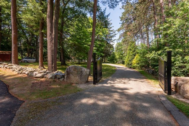 10 Reiling Pond Rd, Lincoln, MA 01773