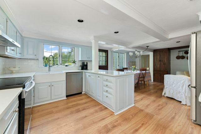 10 Reiling Pond Rd, Lincoln, MA 01773