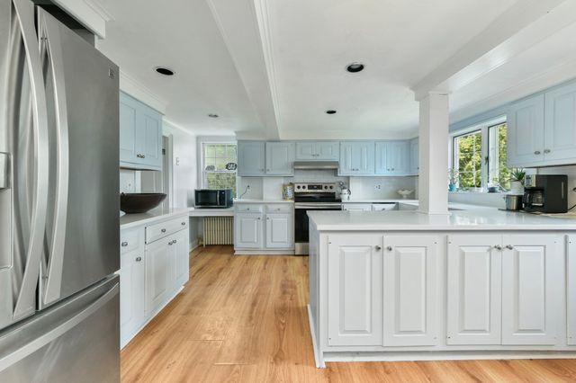 10 Reiling Pond Rd, Lincoln, MA 01773