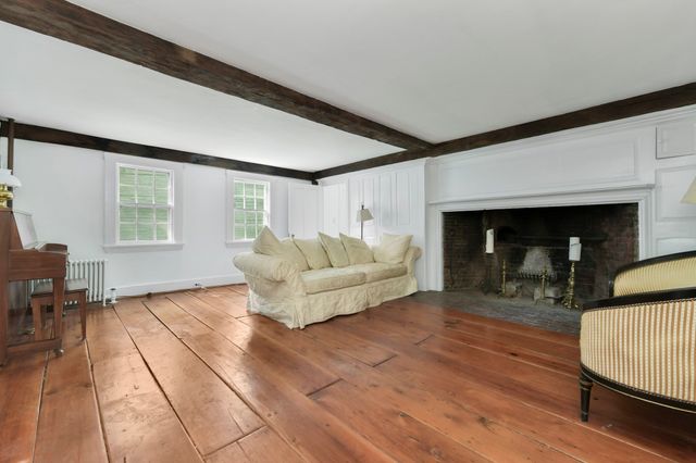 10 Reiling Pond Rd, Lincoln, MA 01773
