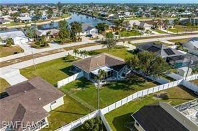 516 Retunda, Cape Coral, FL 33904